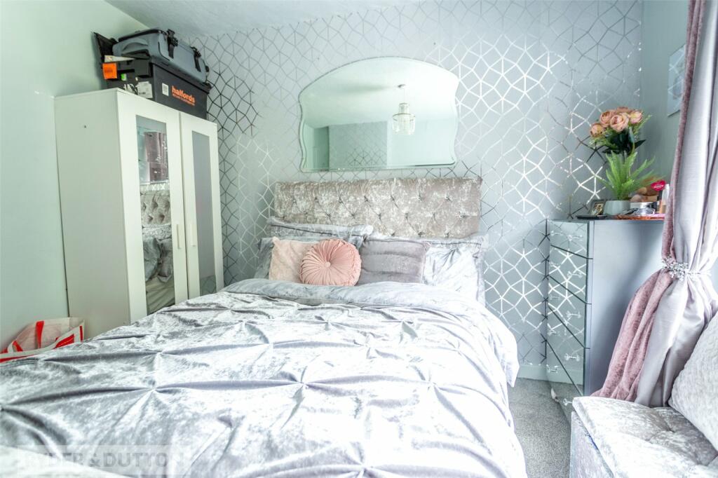5 bedroom terraced house for sale in Stamford Road, Mossley, OL5