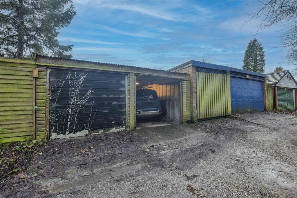 3 bedroom semidetached house for sale in Hollin Lane, Middleton