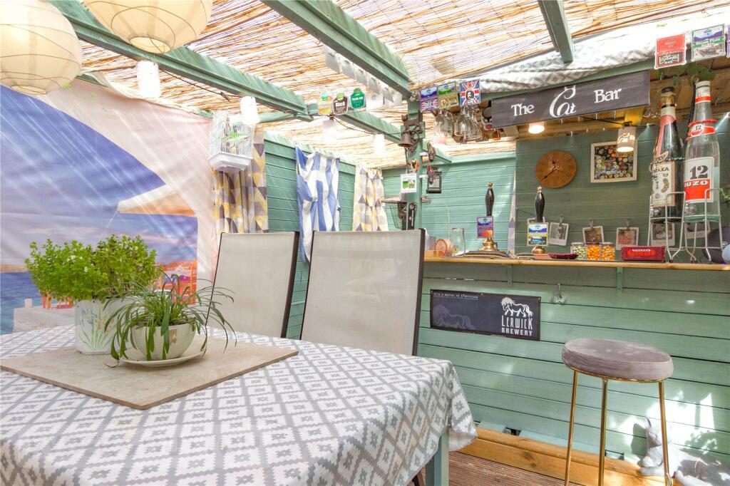 3 bedroom semidetached house for sale in Hollin Lane, Middleton