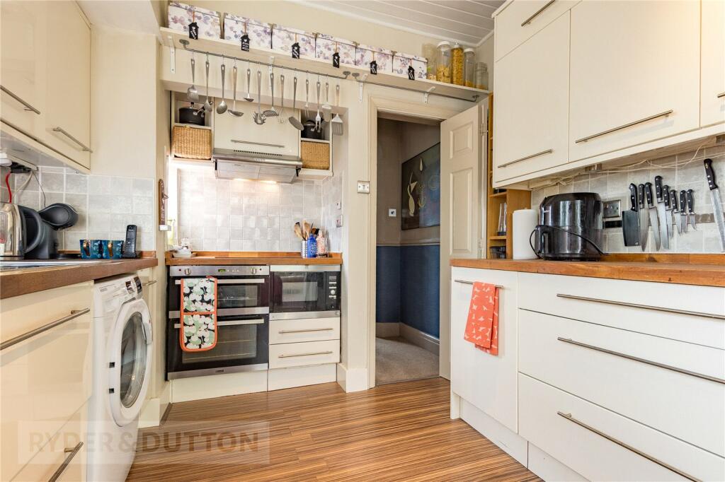 3 bedroom semidetached house for sale in Hollin Lane, Middleton