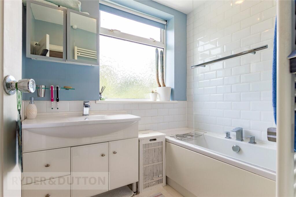 3 bedroom semidetached house for sale in Hollin Lane, Middleton