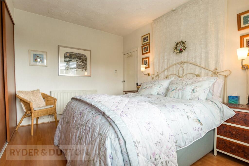 3 bedroom semidetached house for sale in Hollin Lane, Middleton