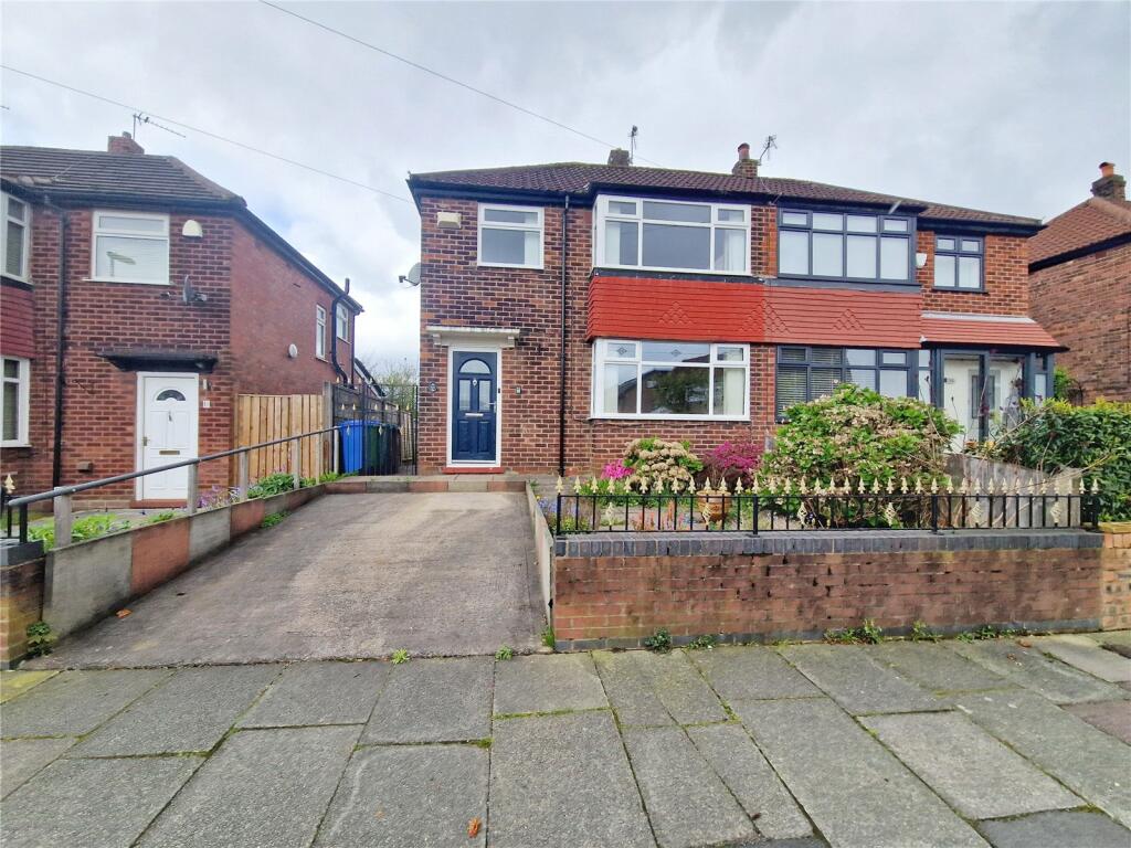 3 bedroom semidetached house for sale in Orme Avenue, Alkrington