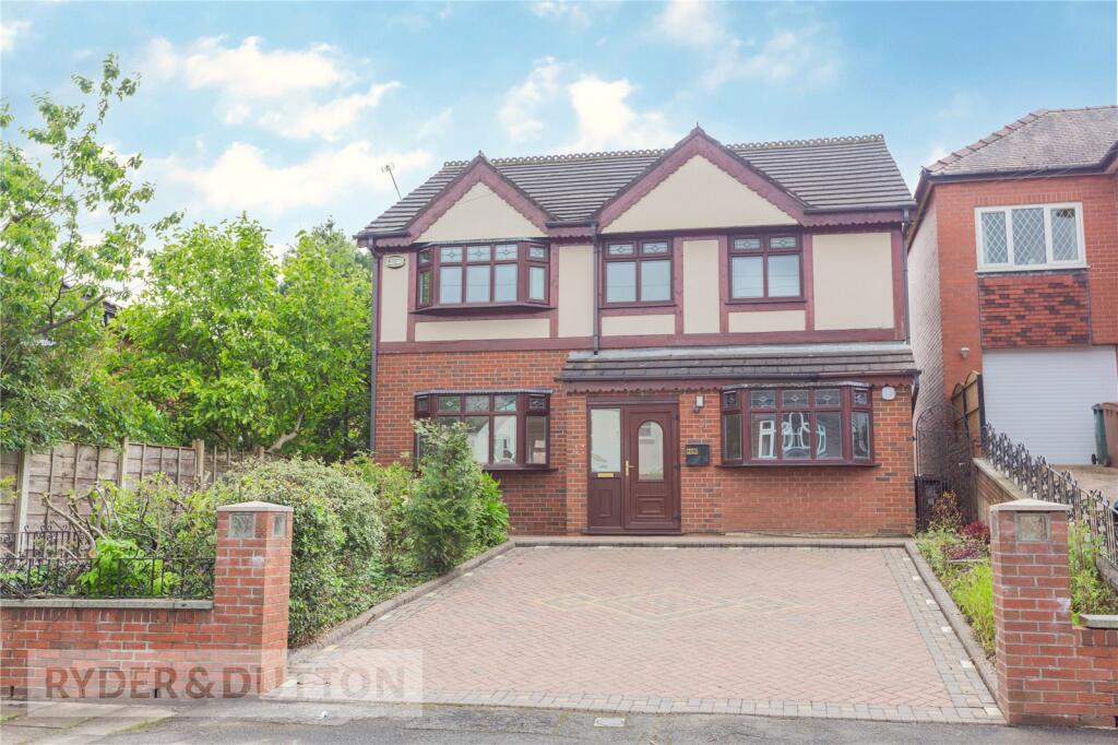 4 bedroom detached house for sale in Meadow Road, Alkrington, Middleton