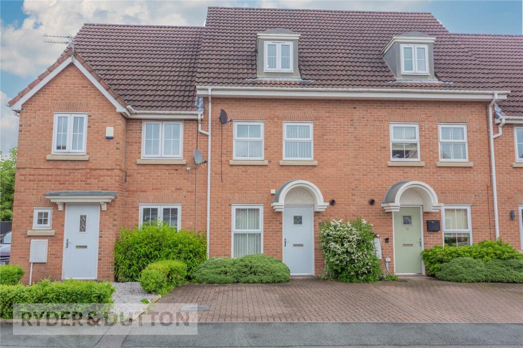 4 bedroom terraced house for sale in Leighton Avenue, Alkrington