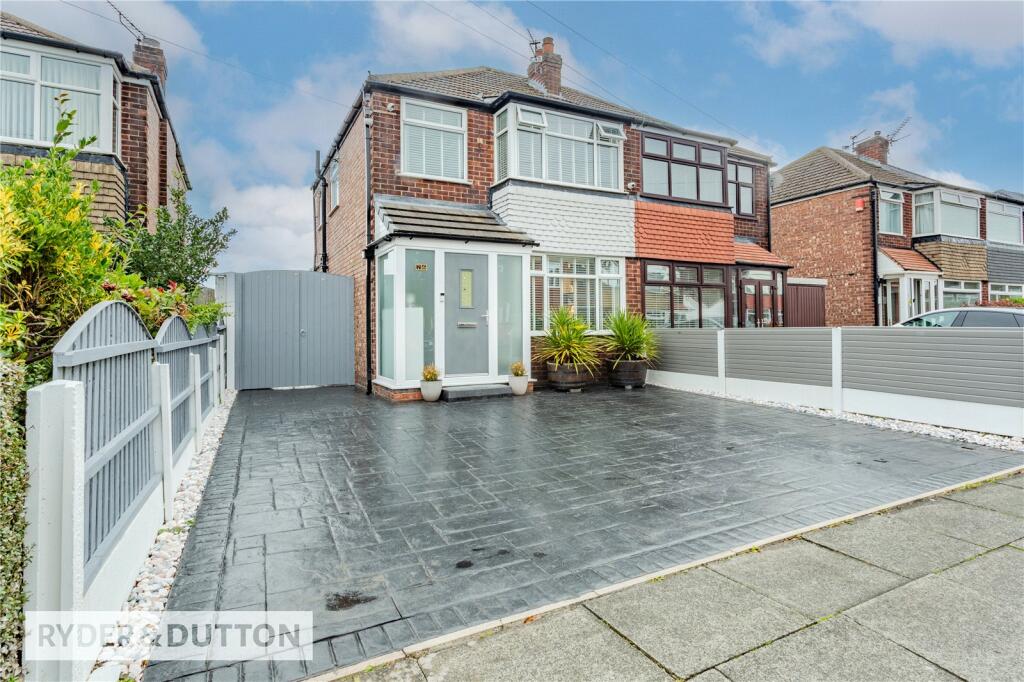 Main image of property: Ruthin Avenue, Alkrington, Middleton, Manchester, M24