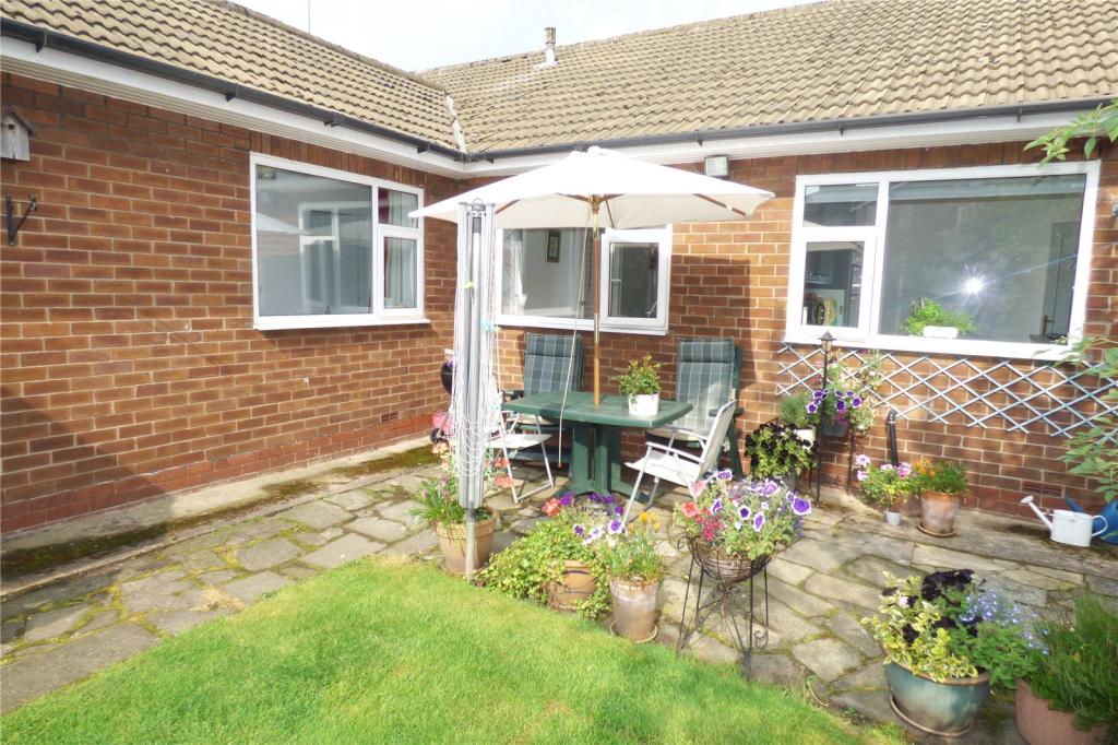 3 bedroom detached bungalow for sale in Evesham Road, Alkrington