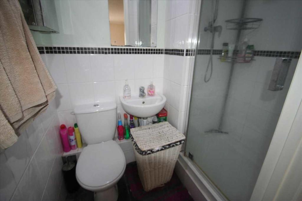 5 bedroom terraced house for sale in Abbey Road, Popley, Basingstoke