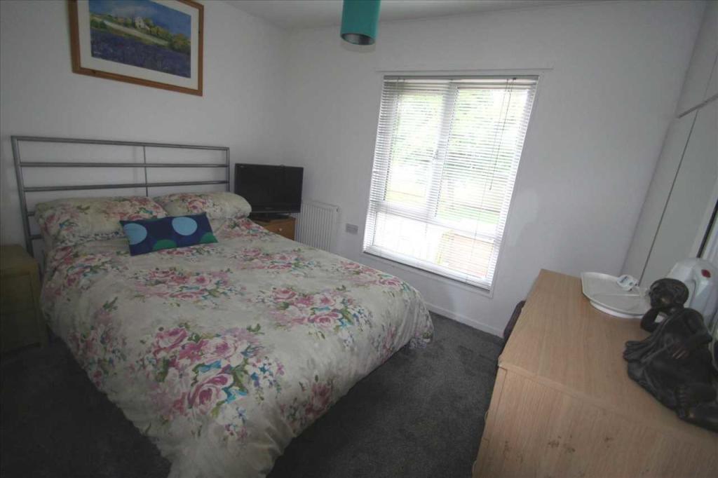 5 bedroom terraced house for sale in Abbey Road, Popley, Basingstoke