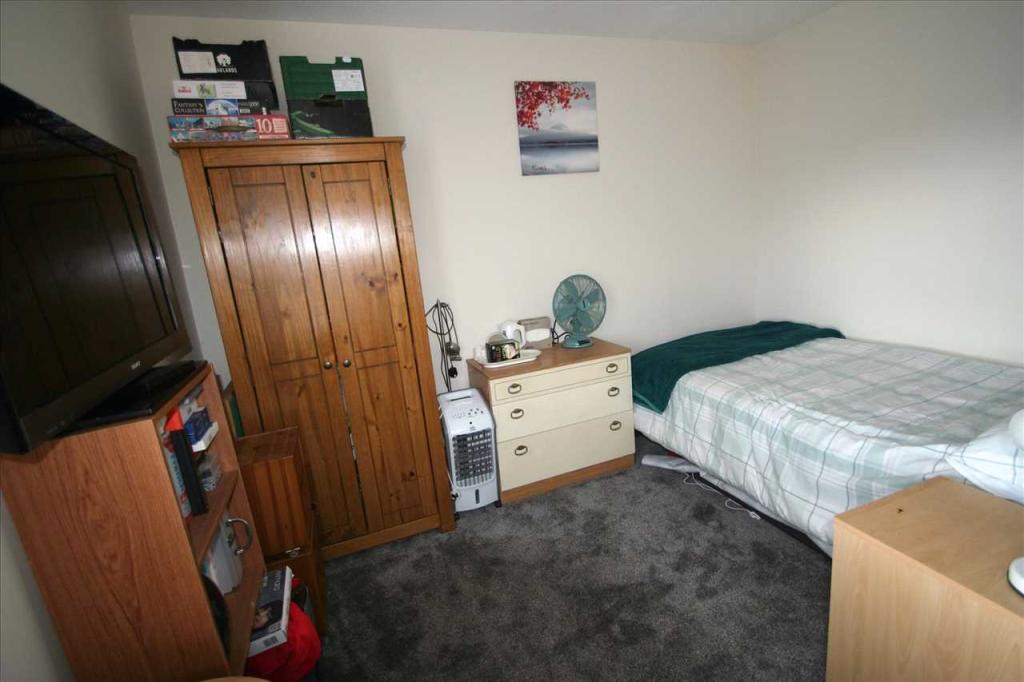 5 bedroom terraced house for sale in Abbey Road, Popley, Basingstoke