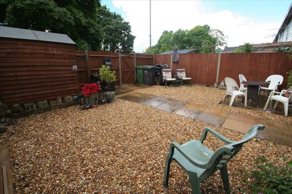 5 bedroom terraced house for sale in Abbey Road, Popley, Basingstoke