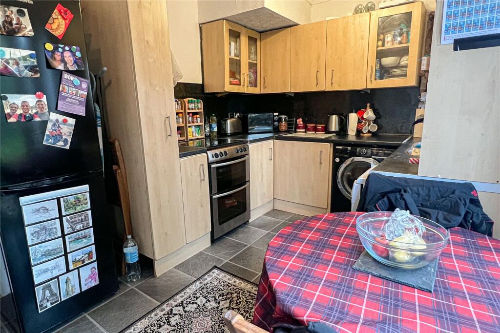 2 bedroom end of terrace house for sale in Selkirk Road, Chadderton
