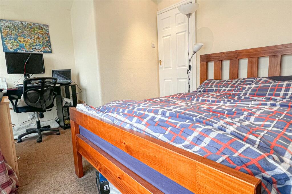 2 bedroom end of terrace house for sale in Selkirk Road, Chadderton