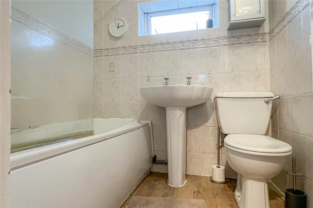 2 bedroom end of terrace house for sale in Selkirk Road, Chadderton