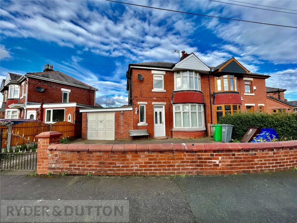 3 bedroom semi-detached house for rent in Southerly Crescent, New Moston, Manchester, M40