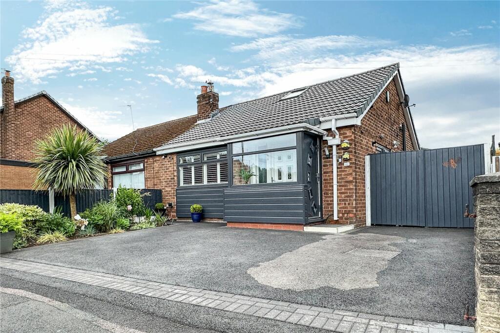 2 bedroom bungalow for sale in Prospect Drive, Failsworth, Manchester