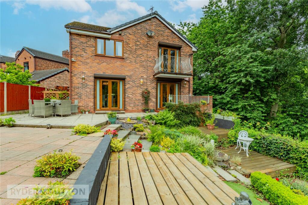3 bedroom detached house for sale in Chauncy Road, New Moston