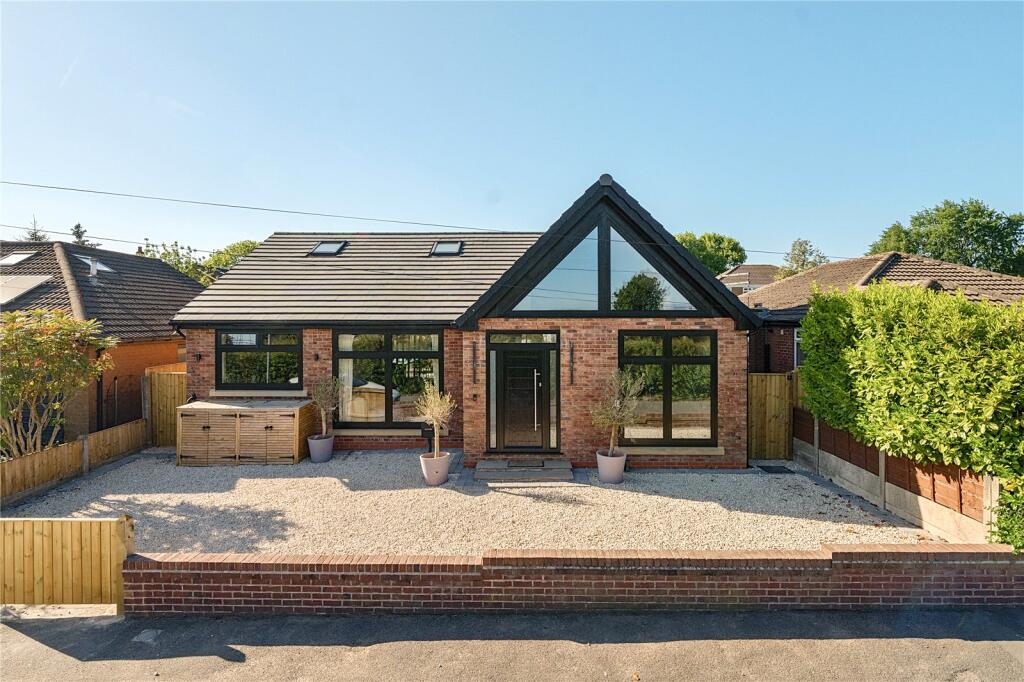 Main image of property: Hartshead Crescent, Woodhouses, Failsworth, Manchester, M35