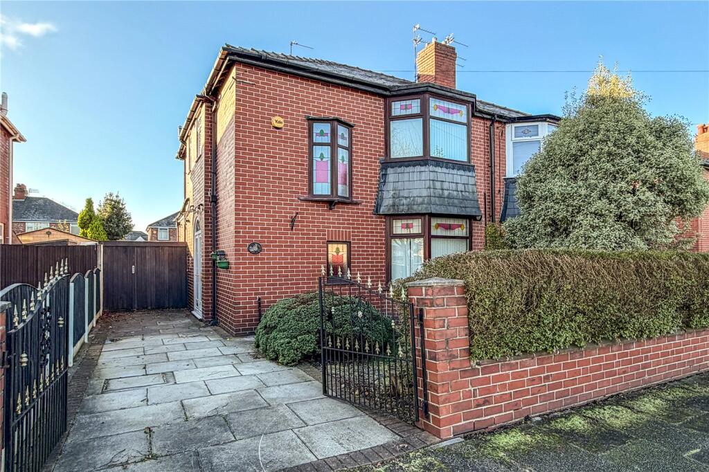 Main image of property: St. Georges Square, Chadderton, Oldham, Greater Manchester, OL9