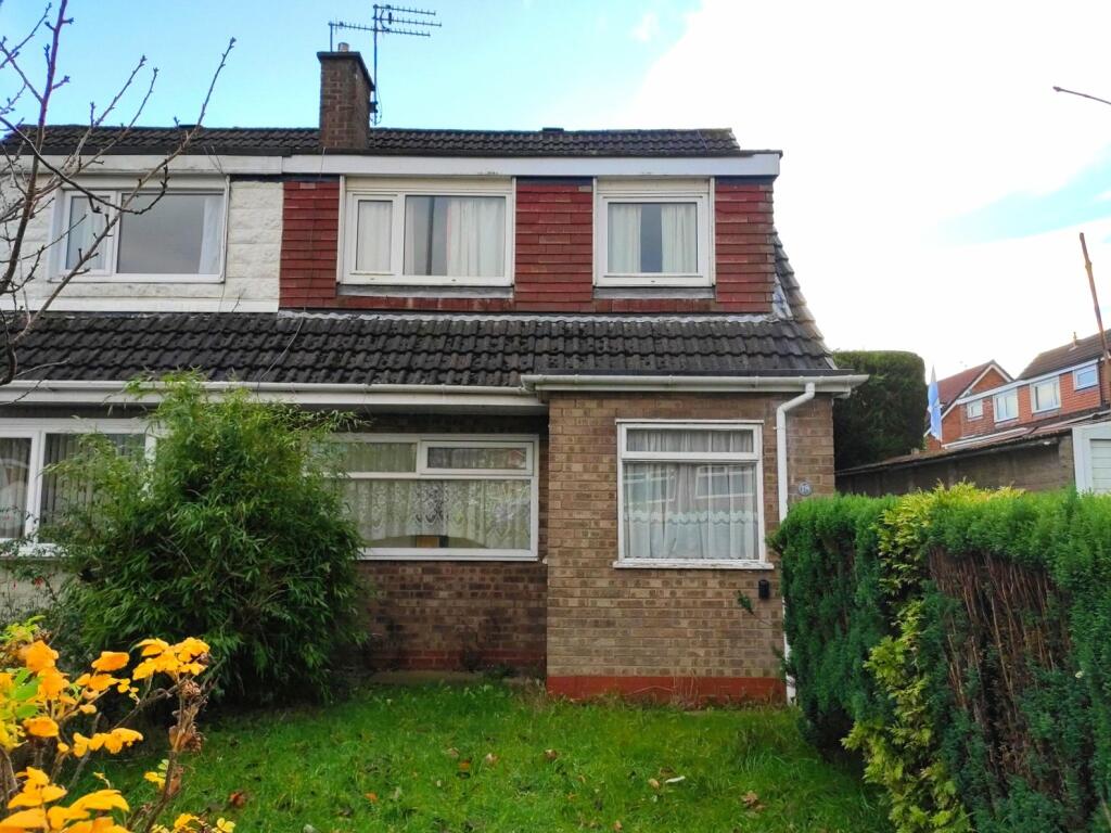 3 bedroom semidetached house for sale in Cherwell Avenue, Heywood