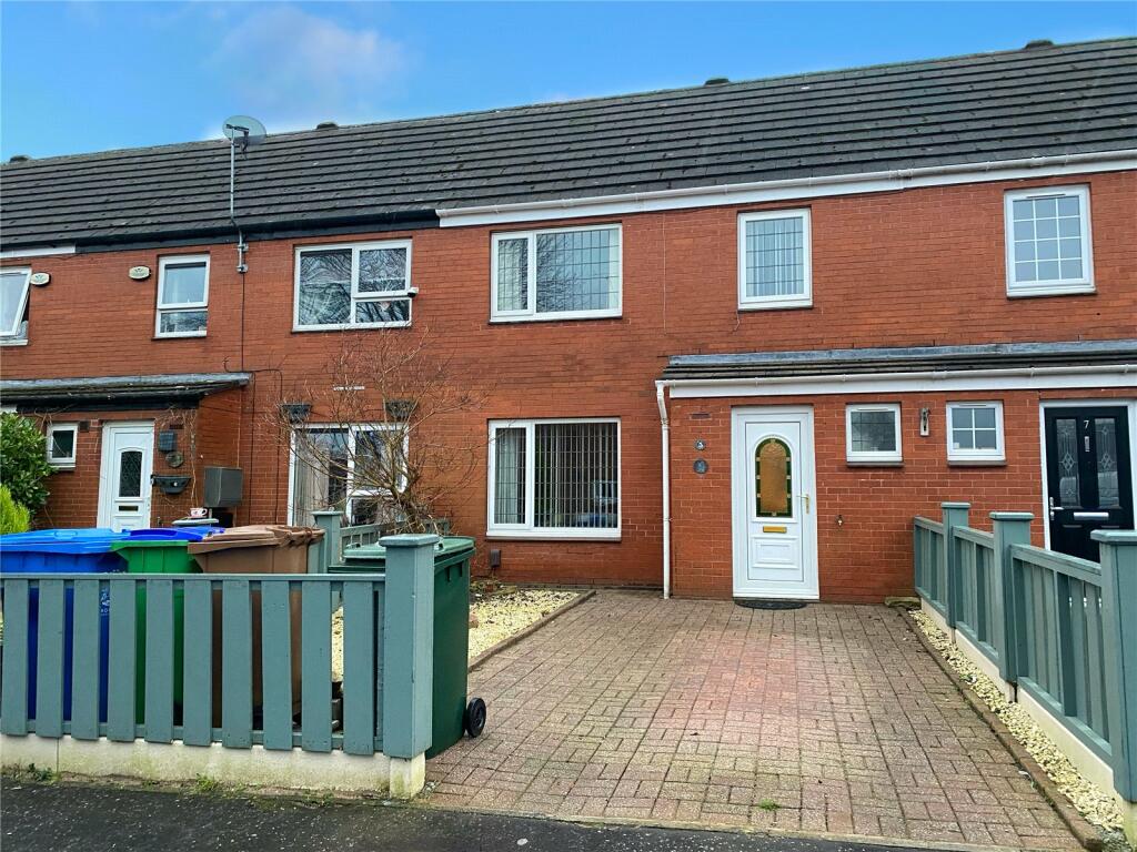 3 bedroom town house for sale in Edgworth Close, Heywood, Greater