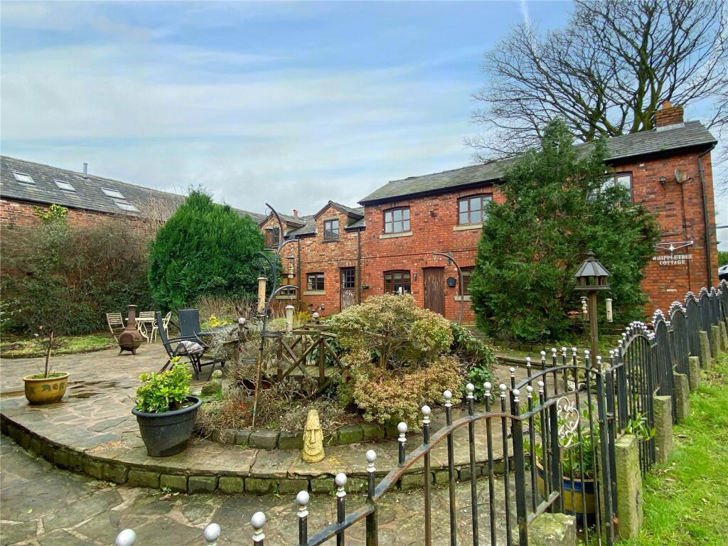 4 bedroom detached house for sale in The Boskins, Moss Hall Road