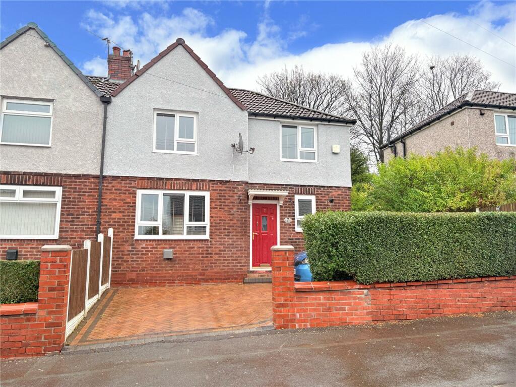 Main image of property: Derwent Avenue, Heywood, Greater Manchester, OL10