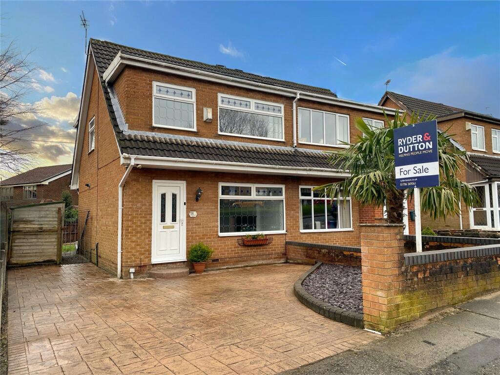 3 bedroom semidetached house for sale in Newhouse Road, Heywood, OL10