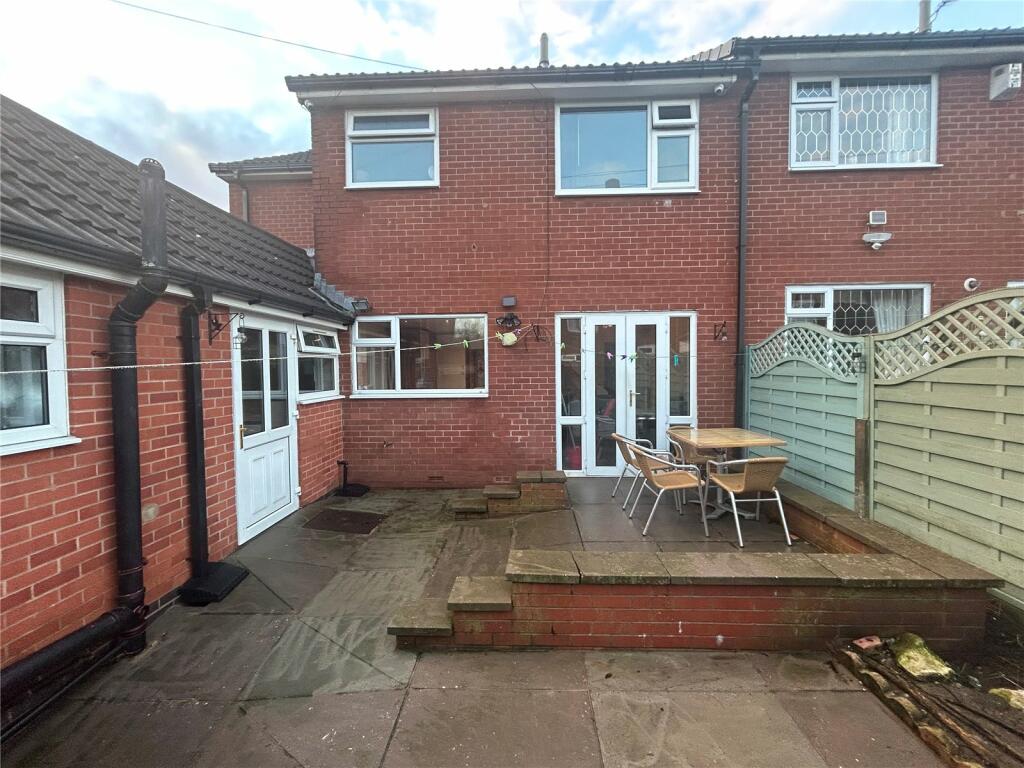 4 bedroom semidetached house for sale in Brooklands Avenue, Chadderton
