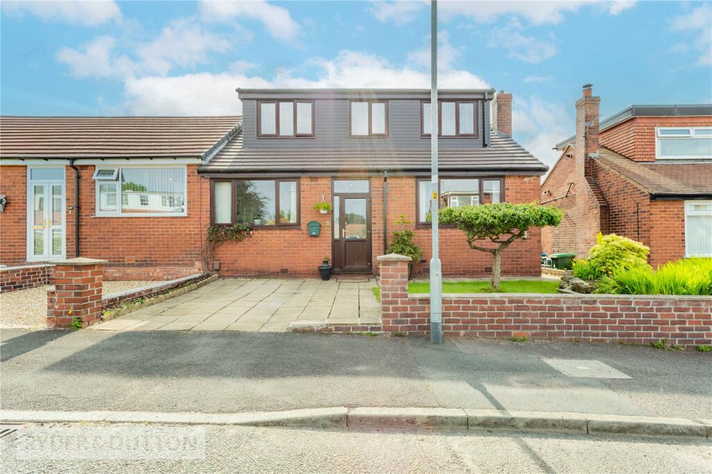 4 bedroom semidetached bungalow for sale in Keswick Avenue, Chadderton