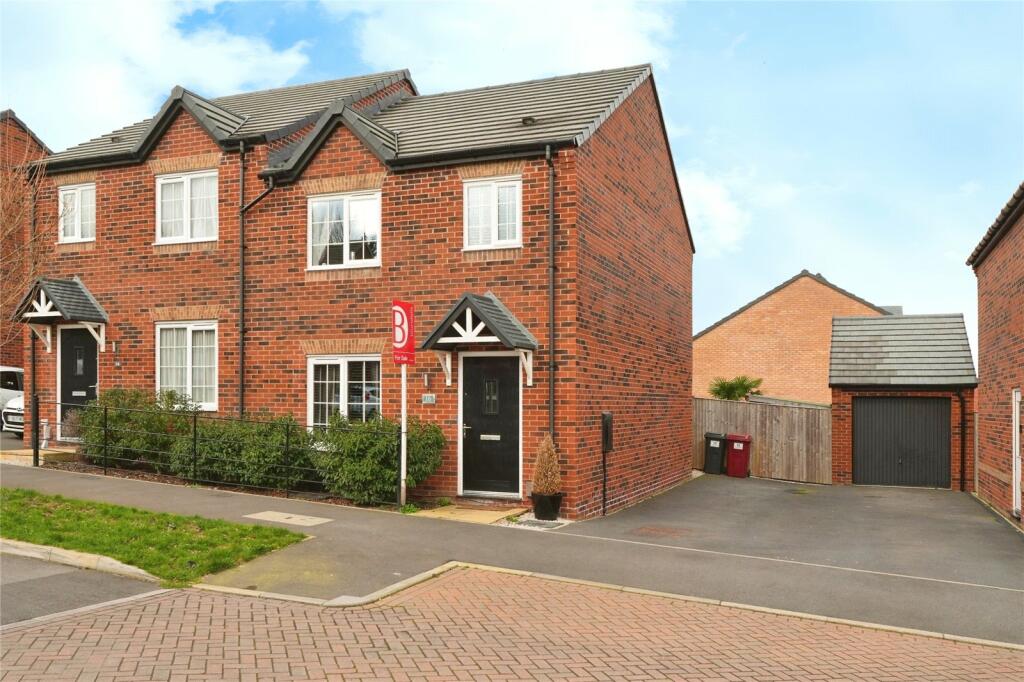 3 bedroom semidetached house for sale in Risley Way, Wingerworth