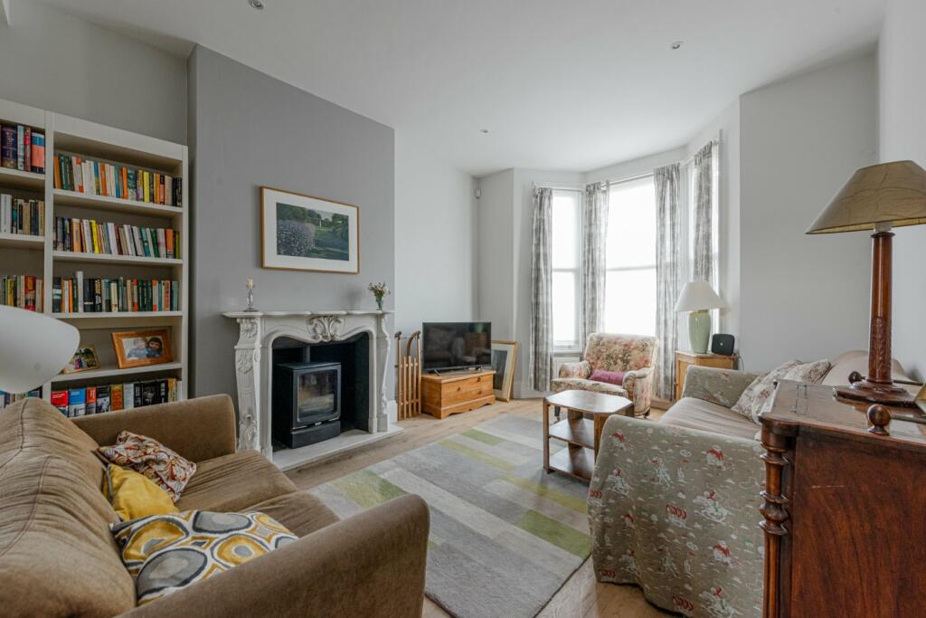 4 bedroom terraced house for sale in Nightingale Road, Willesden