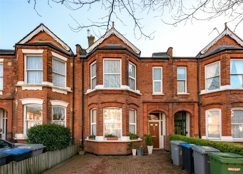 5 bedroom terraced house for sale in Wrentham Avenue, London, NW10