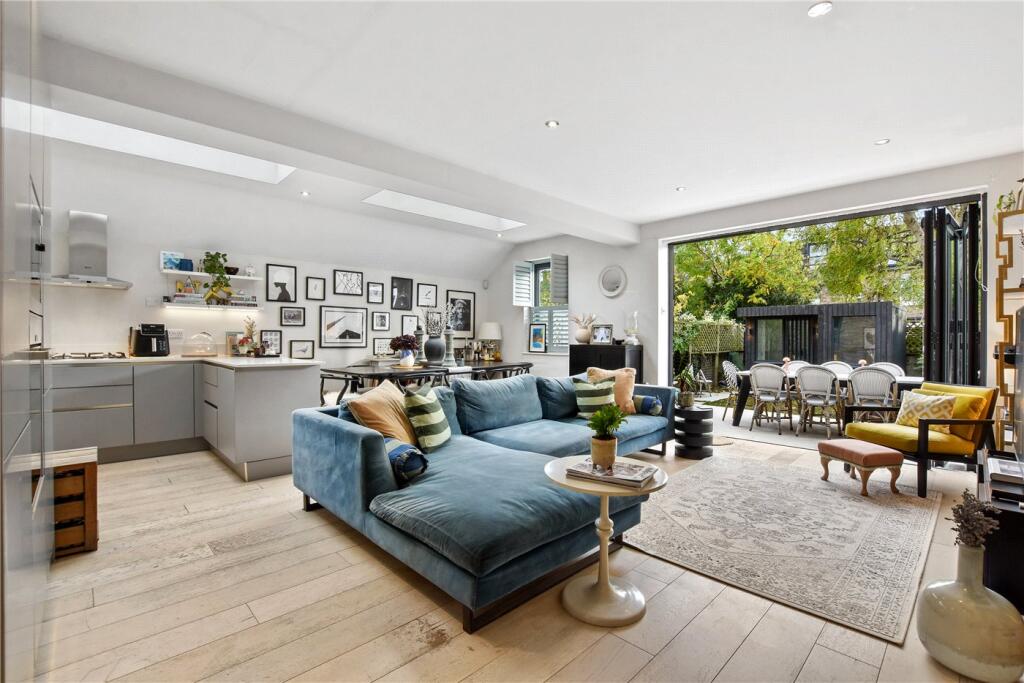 Main image of property: Leighton Gardens (GFF), London, NW10