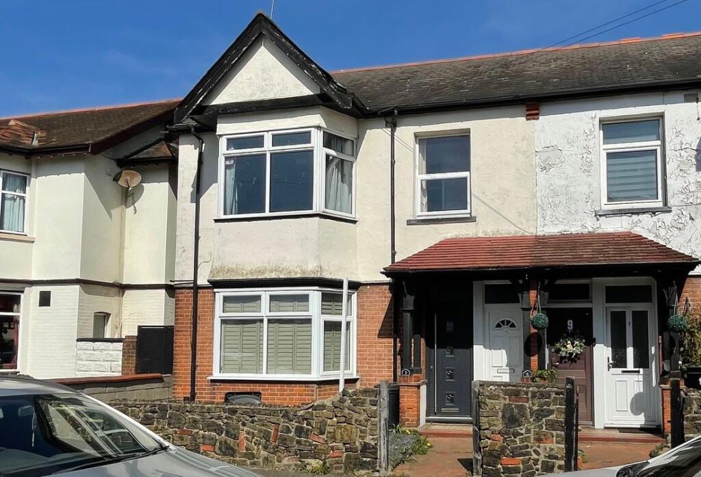 Main image of property: 3 / 5 Windermere Road, Southend-on-Sea, Essex, SS1 2RF