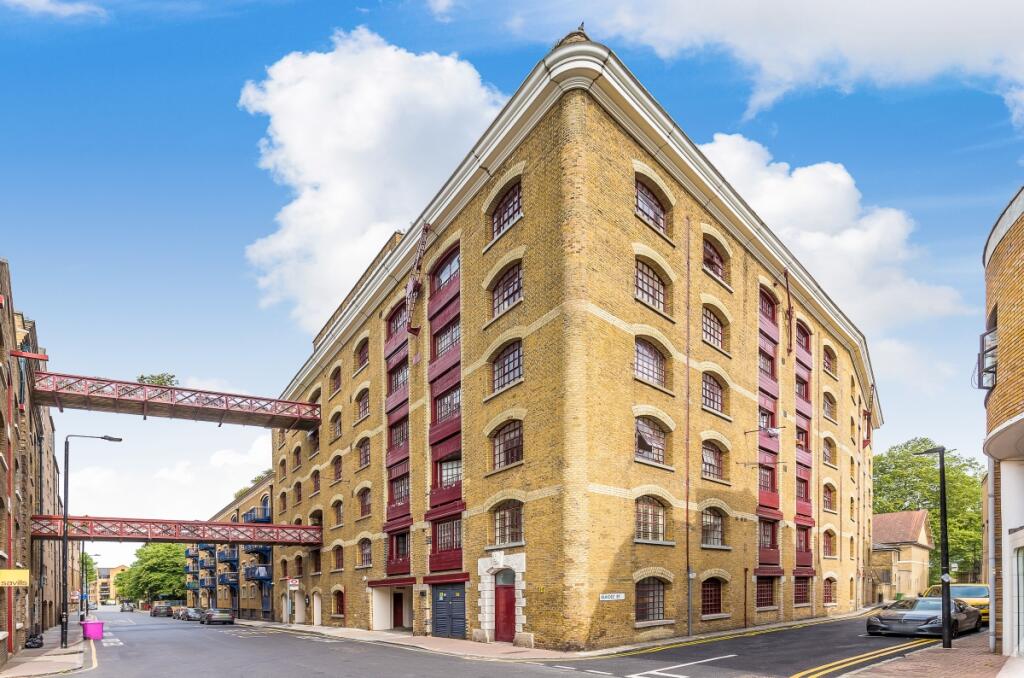 Main image of property: Dundee Court, Wapping High Street, London E1W