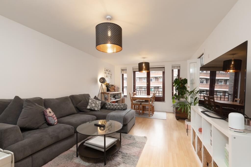 Main image of property: Discovery Walk London E1W
