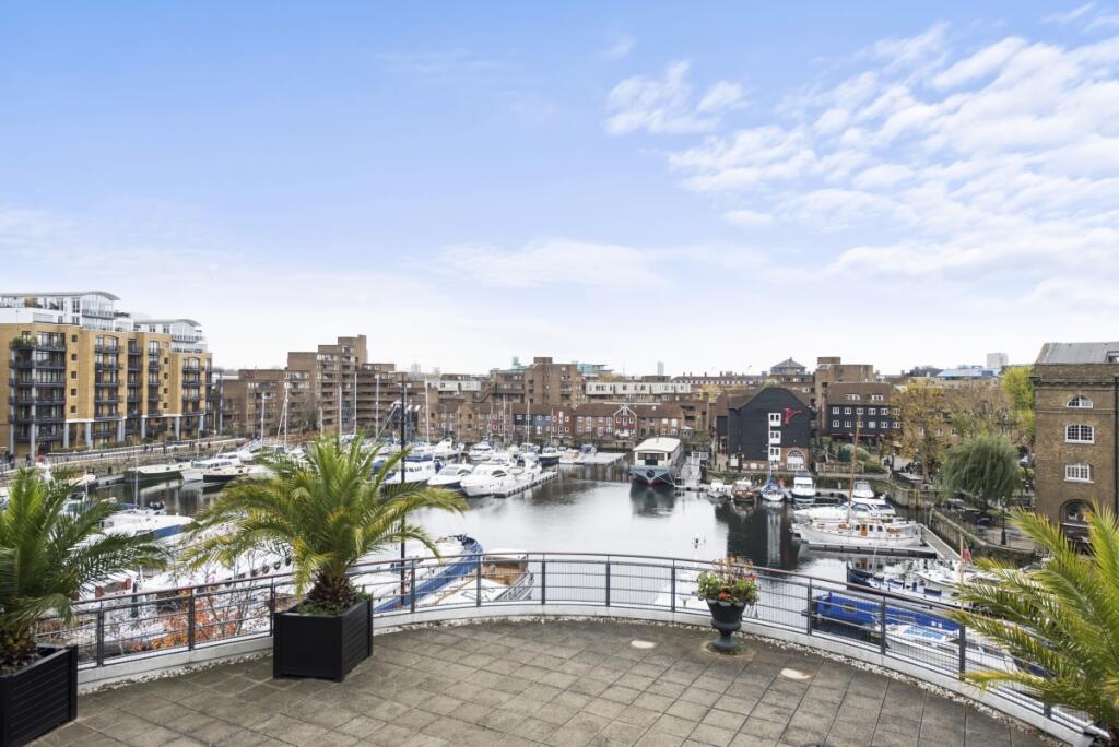 Main image of property: Sanderling Lodge, Star Place, City Quay, London, E1W