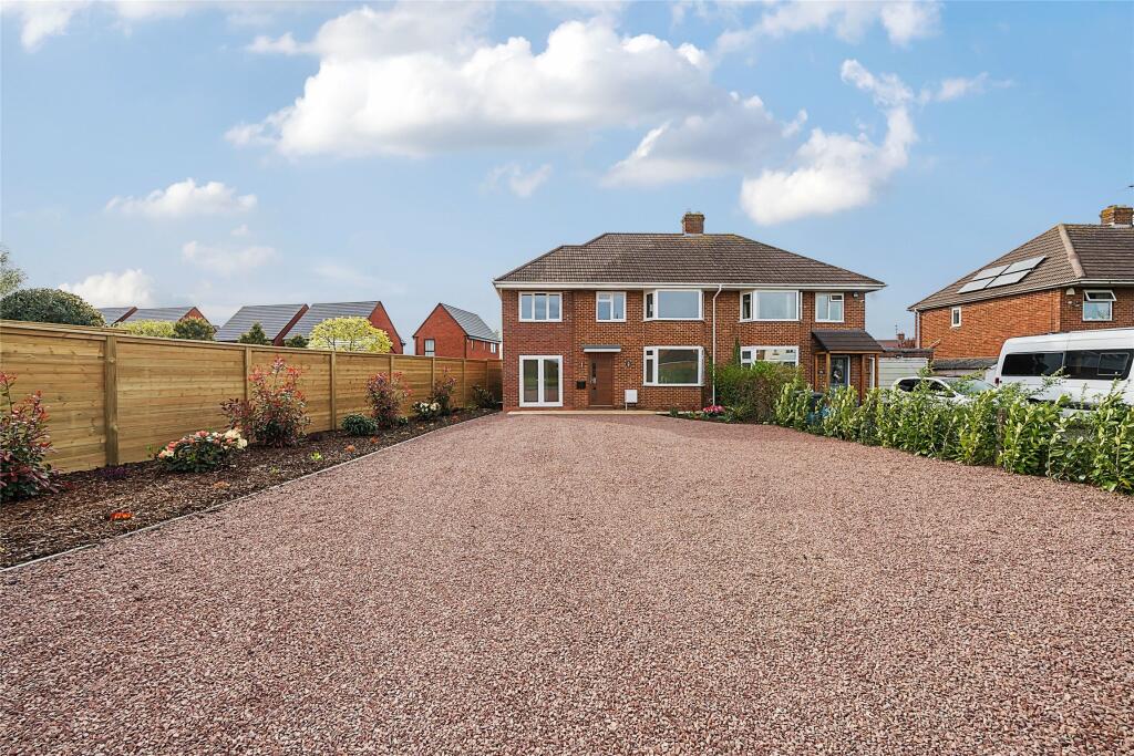 4 bedroom semi-detached house for sale in Paygrove Lane, Longlevens, Gloucester, Gloucestershire, GL2