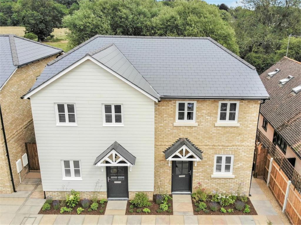 3 bedroom semidetached house for sale in 21a, Woodland View, 17 High