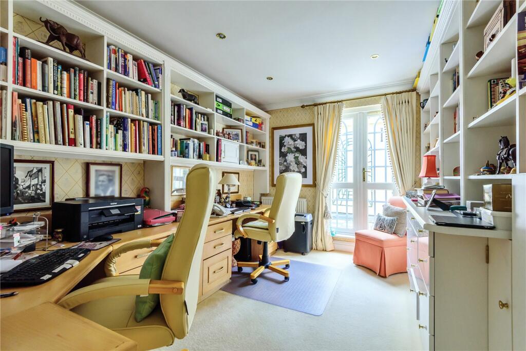 3 bedroom penthouse for sale in Tudor Lodge, St Monicas Road, Kingswood