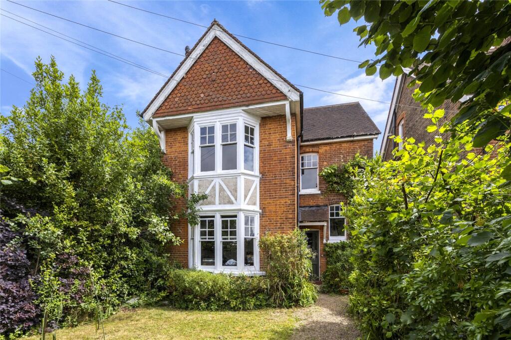 Main image of property: Hardwicke Road, Reigate, Surrey, RH2