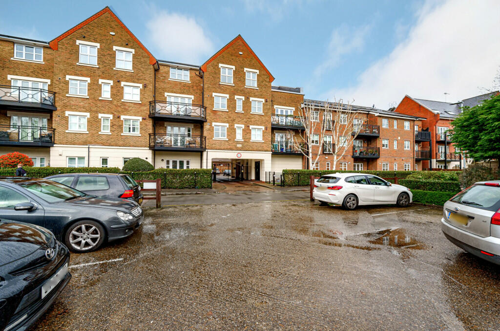 2 bedroom apartment for sale in Millennium Wharf, Wharf Lane