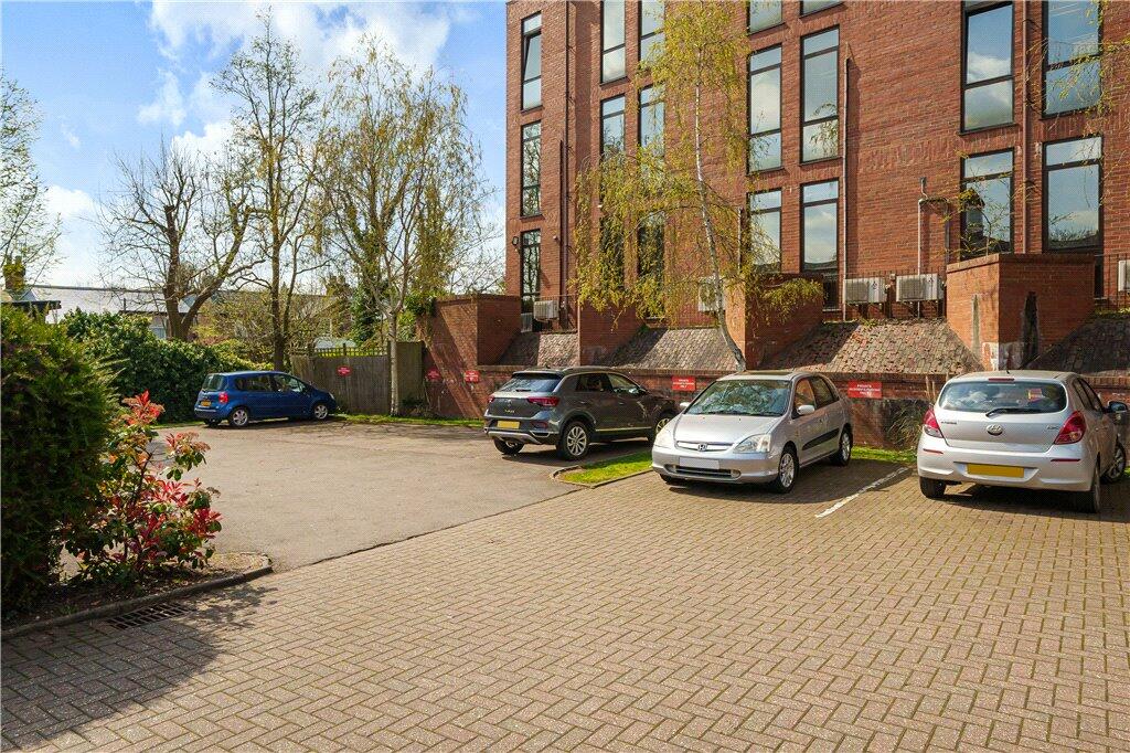 1 bedroom apartment for sale in High Street, Rickmansworth