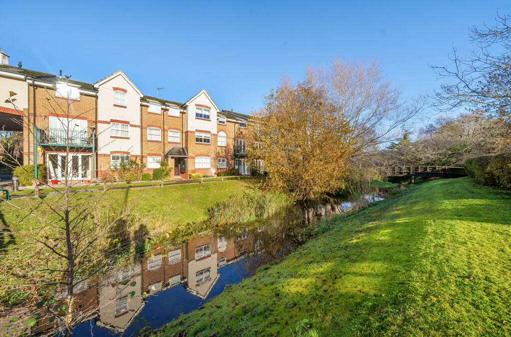 2 bedroom apartment for sale in Uxbridge Road, Rickmansworth
