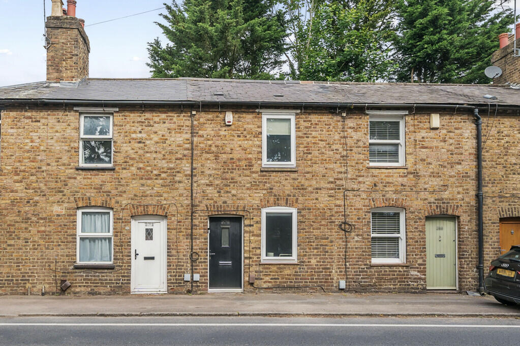 1 bedroom terraced house for sale in Uxbridge Road, Mill End