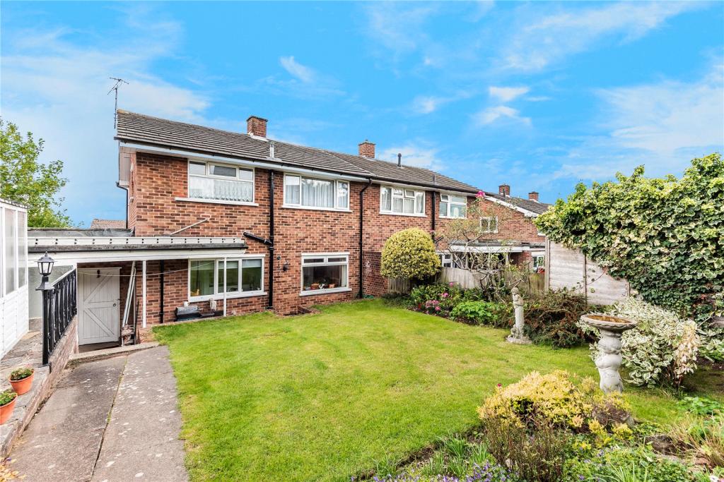 3 bedroom semidetached house for sale in Chiltern Drive, Mill End