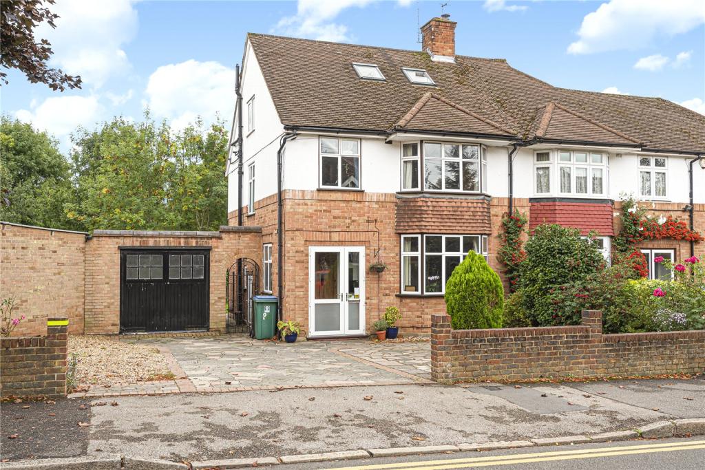 4 bedroom semidetached house for sale in Cassiobury Park Avenue