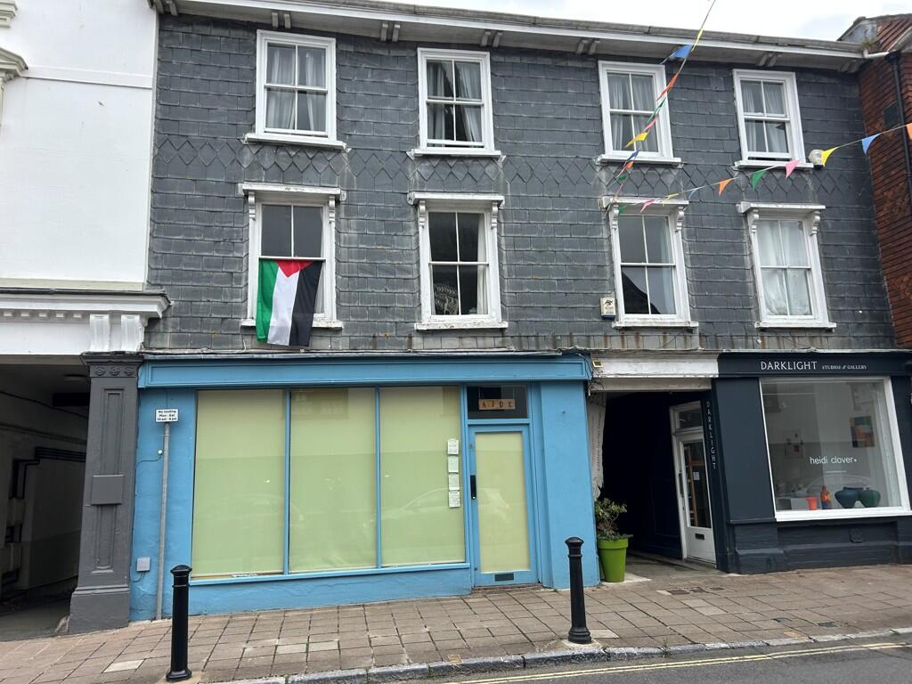 Main image of property: 87 Fore Street, Kingsbridge, Devon, TQ7
