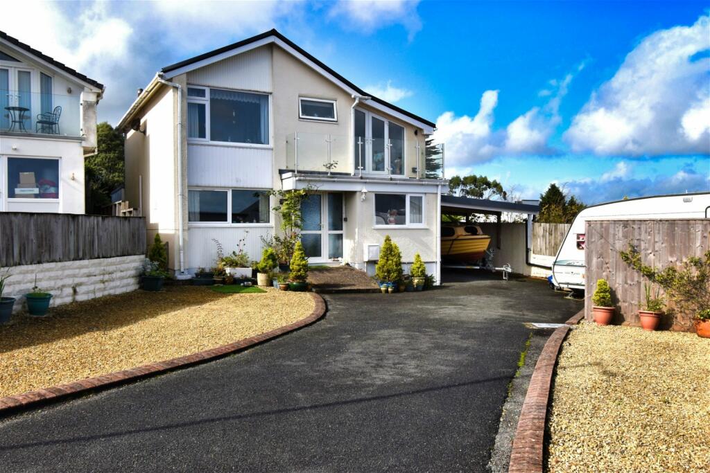 4 bedroom detached house for sale in 14 Bevelin Hall, Saundersfoot, SA69